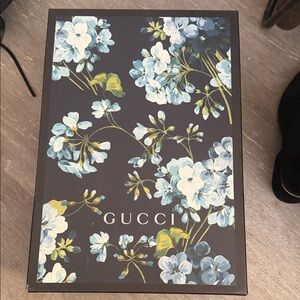 Gucci purse box and dust bag